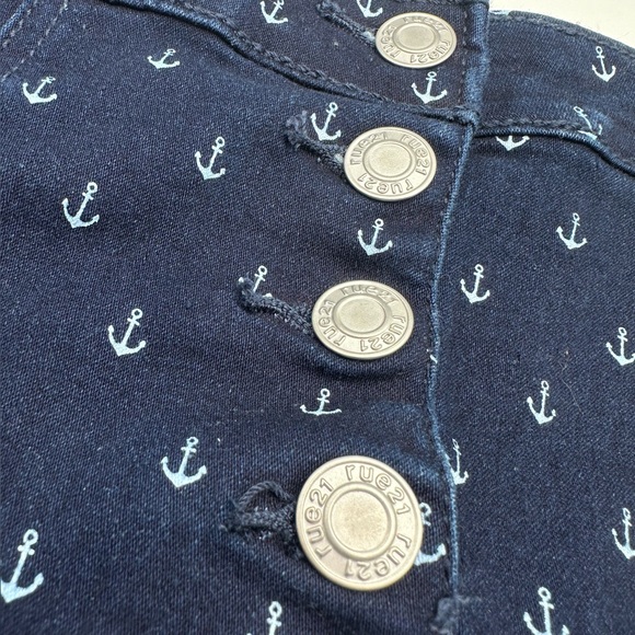 Rue21 High Rise Sailor Shorts Size 7/8 Nautical Anchor Print 2” Cuffed Inseam - Picture 7 of 9